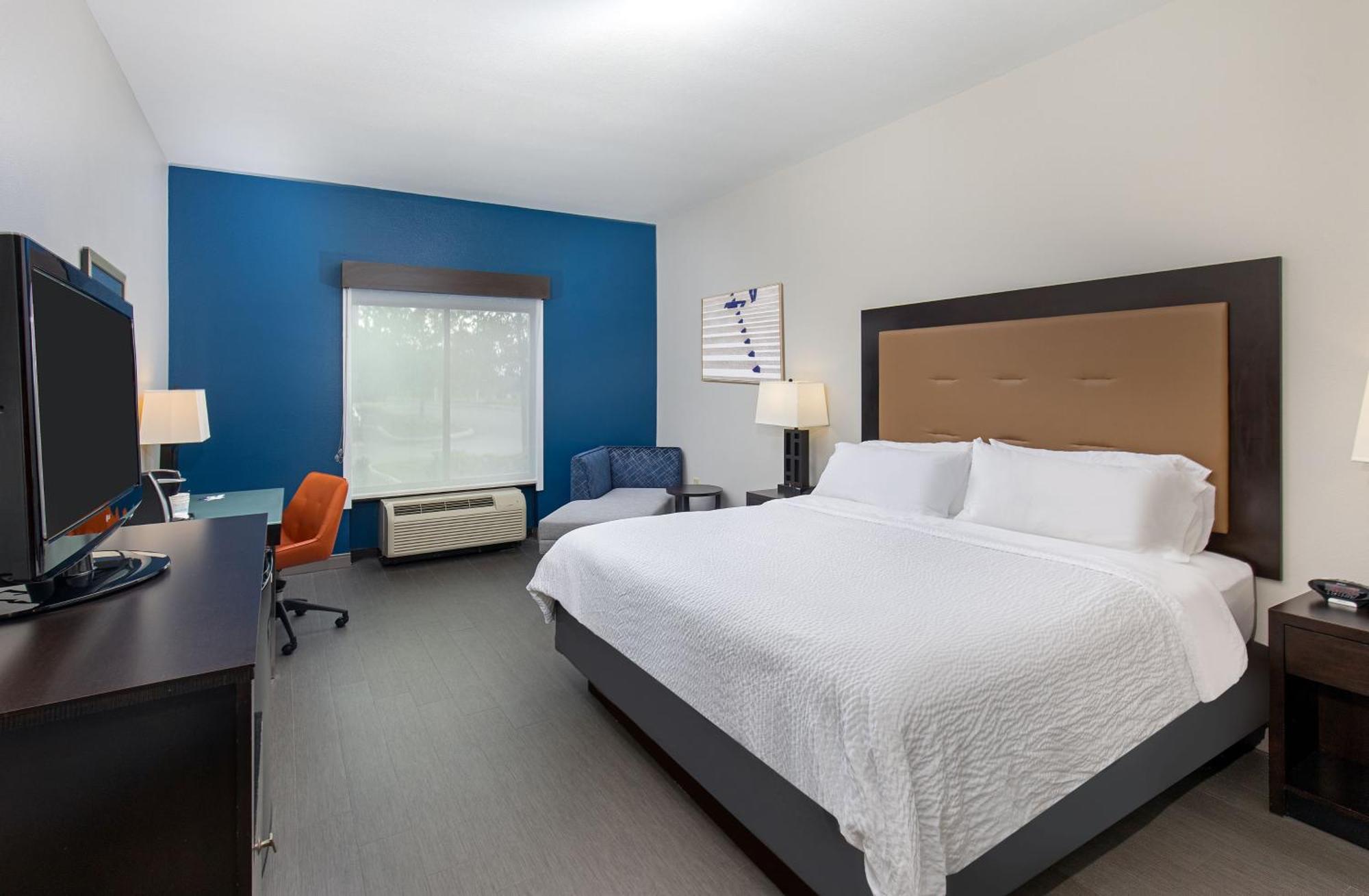 Holiday Inn Express & Suites - Cleveland Northwest By Ihg Exterior foto