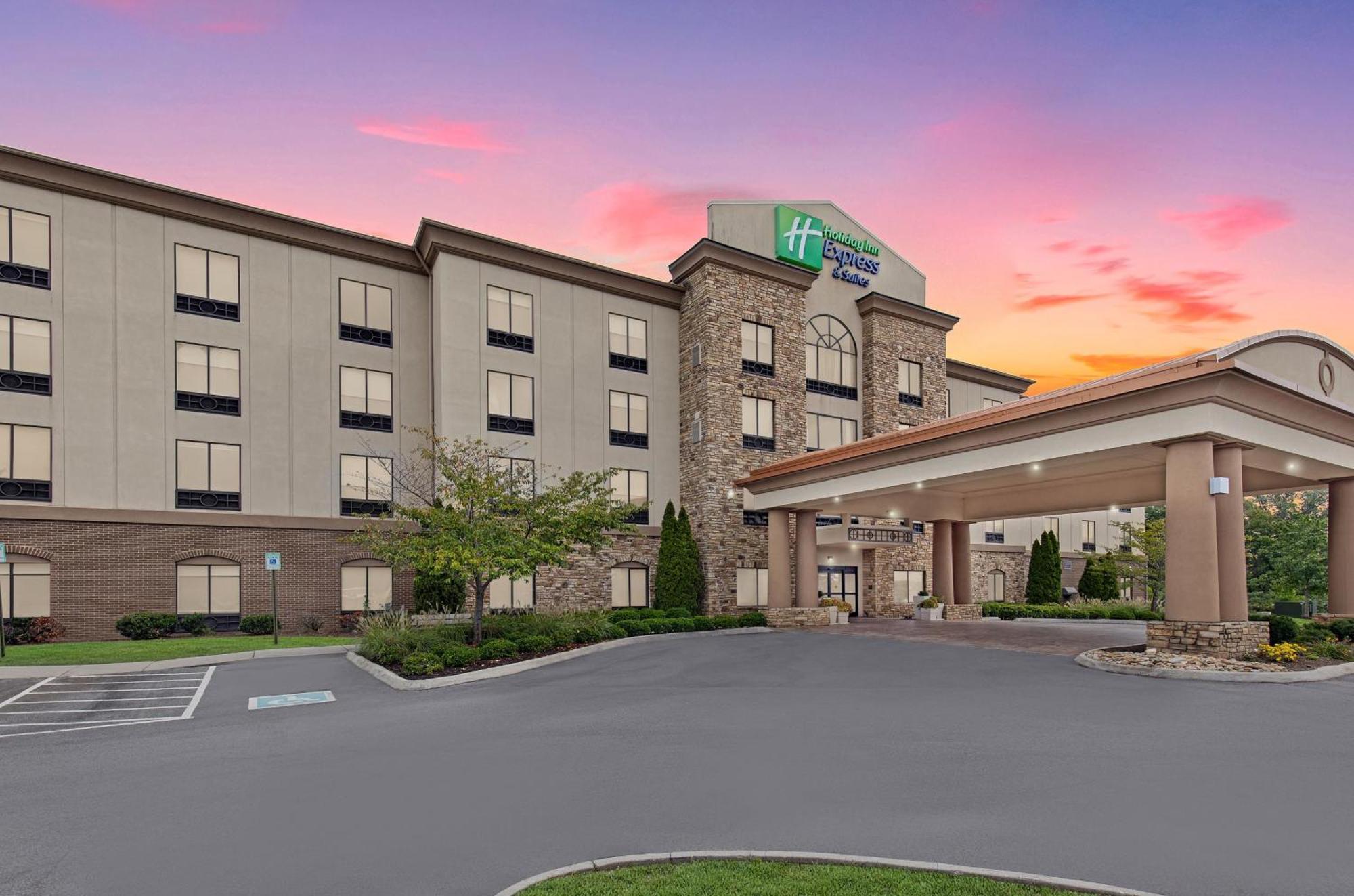 Holiday Inn Express & Suites - Cleveland Northwest By Ihg Exterior foto