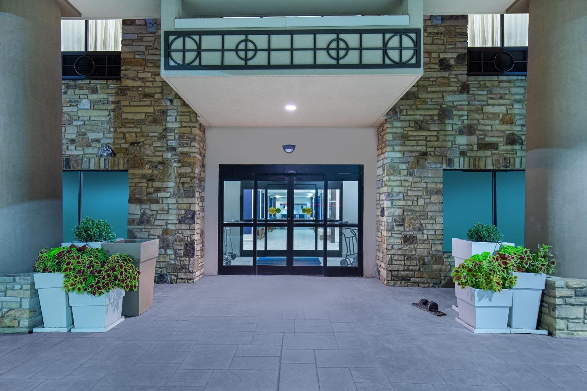 Holiday Inn Express & Suites - Cleveland Northwest By Ihg Exterior foto