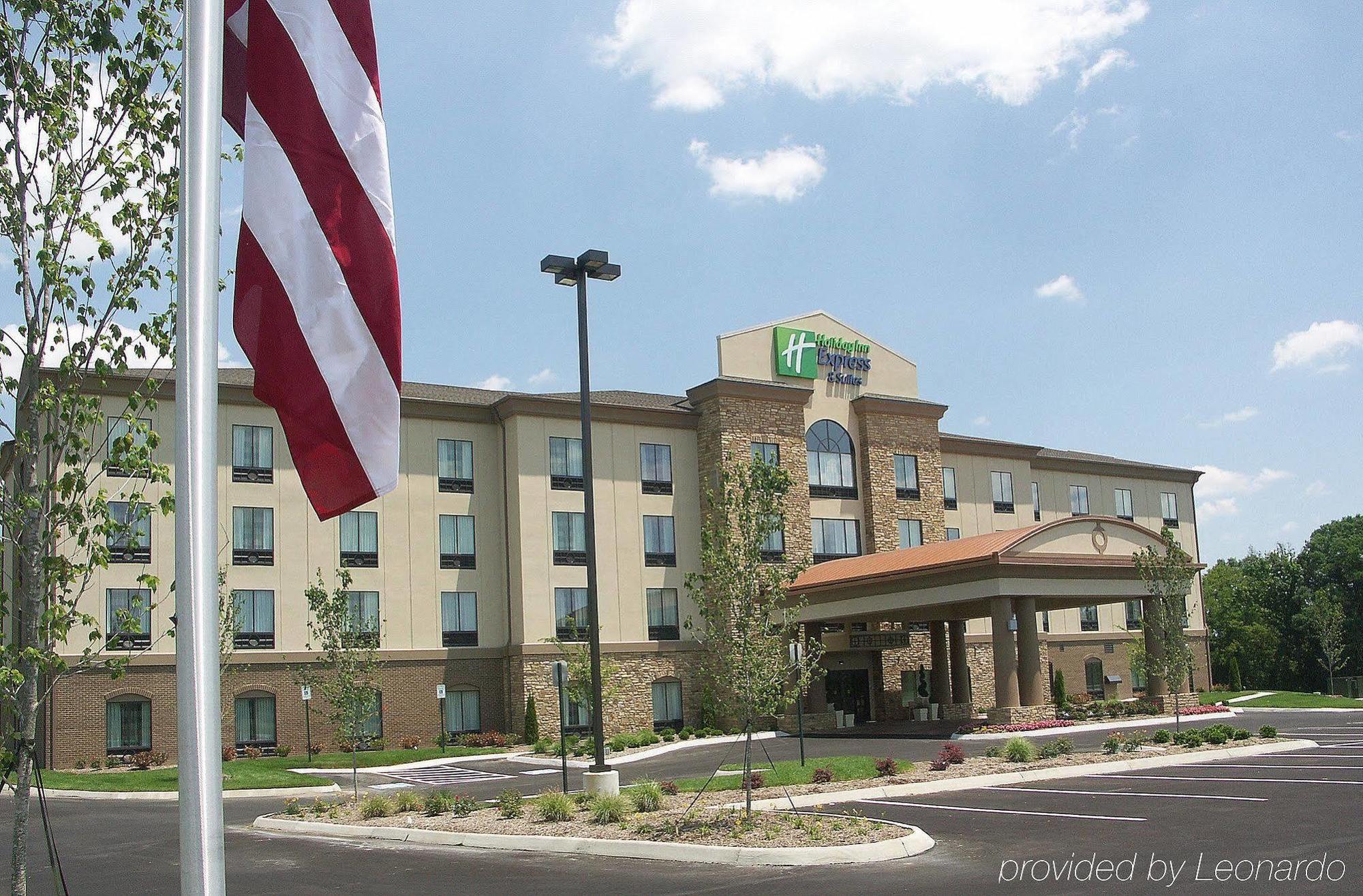 Holiday Inn Express & Suites - Cleveland Northwest By Ihg Exterior foto