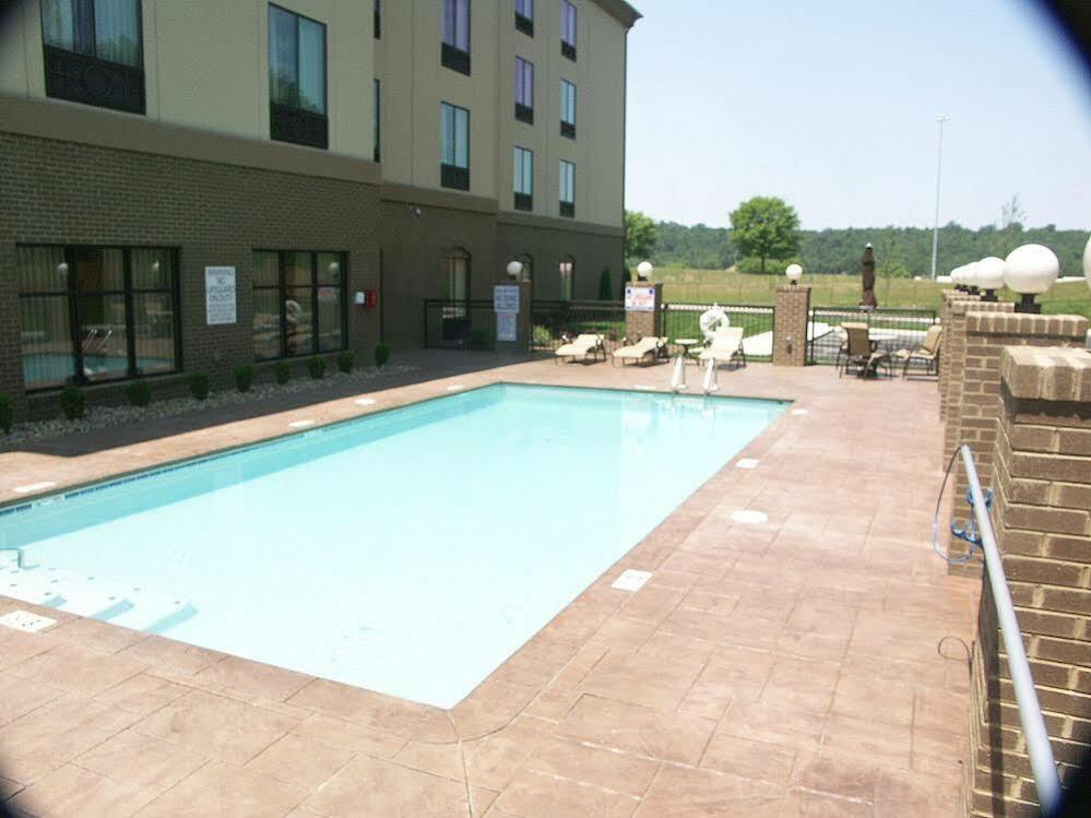 Holiday Inn Express & Suites - Cleveland Northwest By Ihg Exterior foto